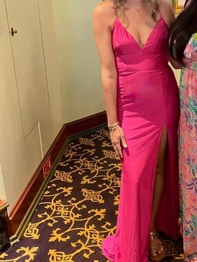 💕Lulu's Pink V-Neck Gown with Side Slit